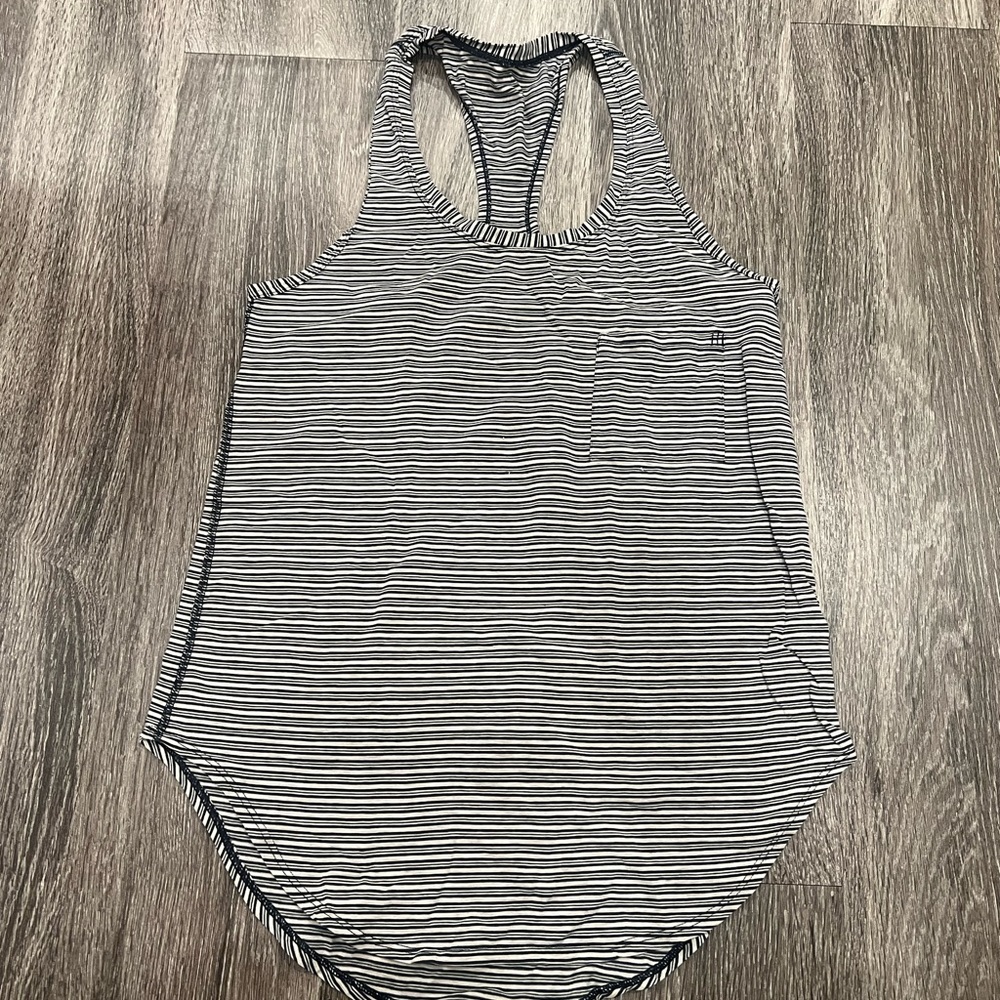 Lululemon tank top with pocket
